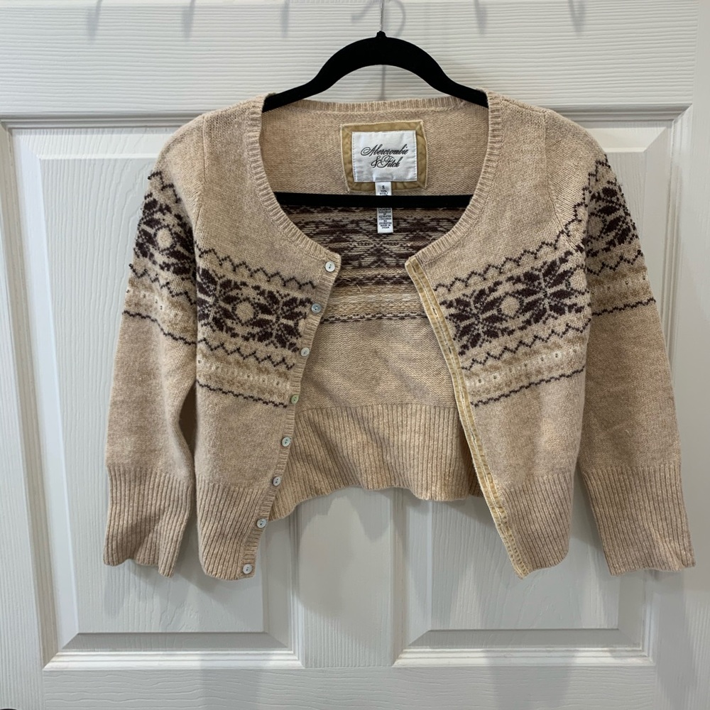 Abercrombie & Fitch tan sweater / cardigan